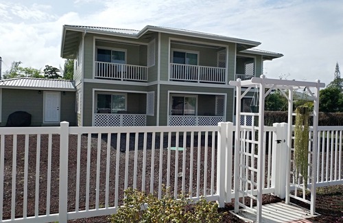 Keaau Apartment | Ocean Breeze Inn 1 Queen's Bed, 1 Full Bath, Private Entry and Private Balcony