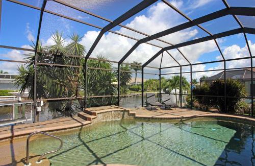Pelican Villa | Ocean Drive SW Cape - waterfront private home locally owned & managed, fair & honest pricing