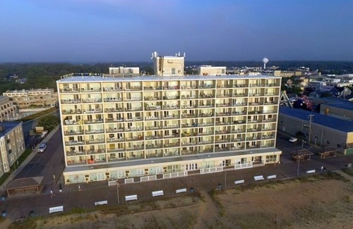 South Rehoboth Condo | OCEAN FRONT CONDO. ENJOY YOUR MORNING COFFEE SITTING ON YOUR PRIVATE BALCONY WATCHING THE SUNRISE.