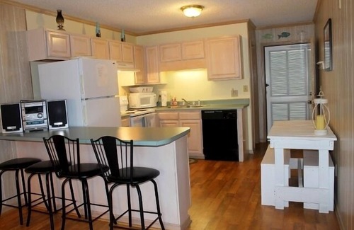 North Carolina Coast Condo | Ocean Front Condo w/Pool - Dates Available