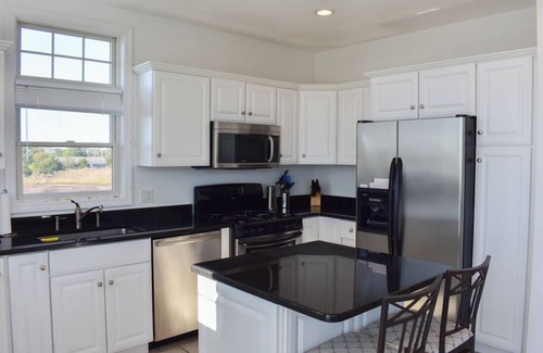 West Dennis House | Ocean & Marsh Views – Steps to Fiddler's Green Private Beach