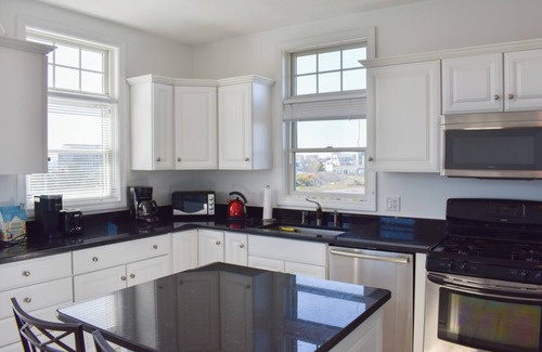 West Dennis House | Ocean & Marsh Views – Steps to Fiddler's Green Private Beach