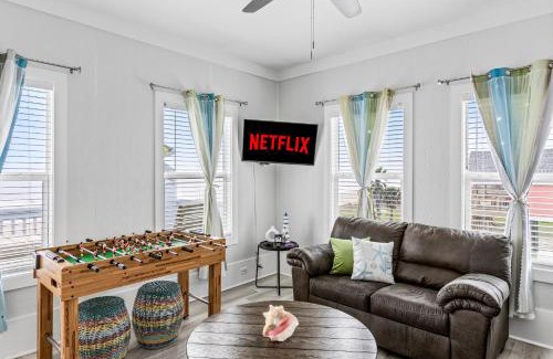 Port Bolivar House | Ocean Paradise 5BR Beach Escape Hot Tub Game Room and Firepit