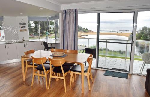 South West Rocks Apartment | Ocean Shores Apartment 14 - Bring your own linen.