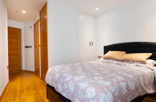 Gibraltar Apartment | OCEAN SPA Suite 11-Hosted by Sweetstay