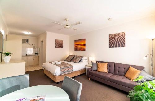 Glenelg Apartment | "Ocean Sunset" Glenelg Central Studios