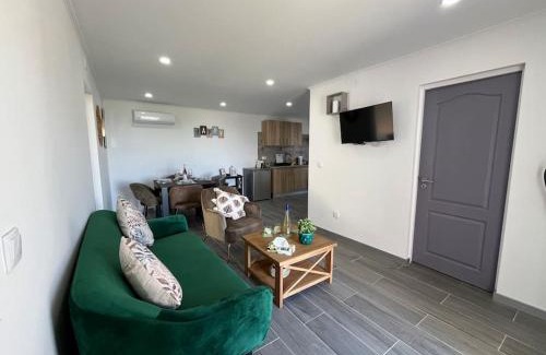 Patio Apartment | Ocean view by Charmes D