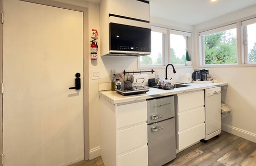 West Vancouver Apartment | Ocean view studio suite