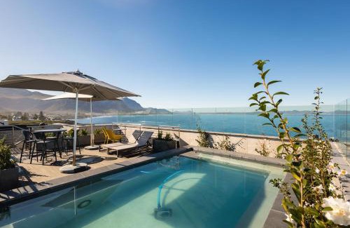 Hermanus City-Centre Apartment | Ocean-View Studio Apartment, Hermanus Waterfront - Apt 8