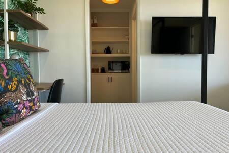 The Strand Hotel | Ocean View Studio Manhattan Beach