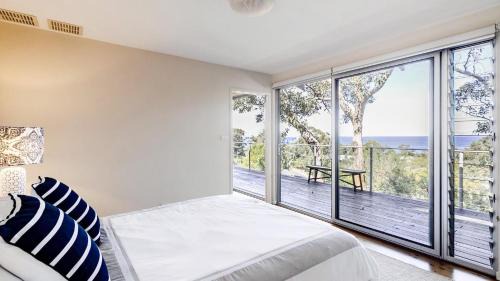 Killcare House | Ocean Views, Easy Walk To Beach and Bouddi National Park