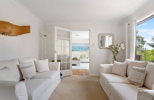 Newport House | Ocean Views from Newport 3 Bedroom Entertainer