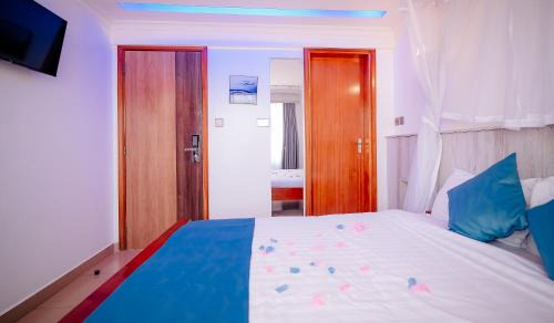 Nairobi West Hotel | Oceanblue Taeick Hotel