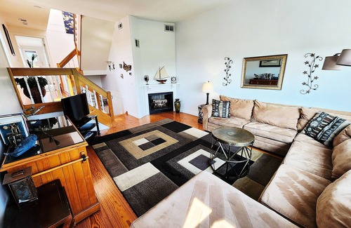 Hyannis Condo | Oceanfront 3BR condo. Say no to hotels, yes to a home! 1600 ft supplies included