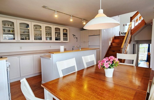 Hyannis Condo | Oceanfront 3BR condo. Say no to hotels, yes to a home! 1600 ft supplies included