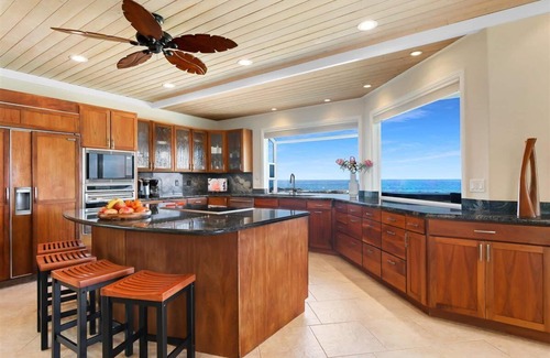 Kailua-Kona House | OCEANFRONT BEACH HOUSE WITH SUNSET VIEWS AND PRIVATE POOL