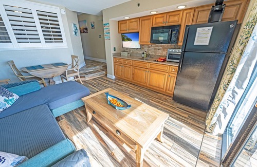 Windy Hill Condo | Oceanfront condo w/pools & balcony