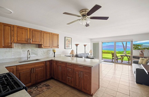 Ualapue Apartment | Oceanfront Condo w/Pool & Grills in Molokai!