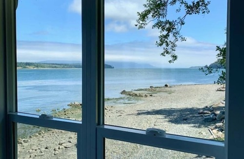 Lummi Island House | Oceanfront Home- Just Steps from Private Beach