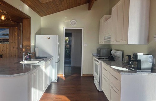 Juan de Fuca Electoral Area Cabin | Oceanfront Lodge: your private, family-friendly retreat in the trees