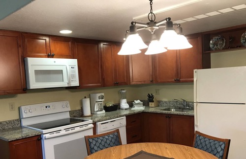 Wailua Resort | OceanFront Resort~2BD at/faces Ocean one min to Ocean/Beach~Christmas 2023