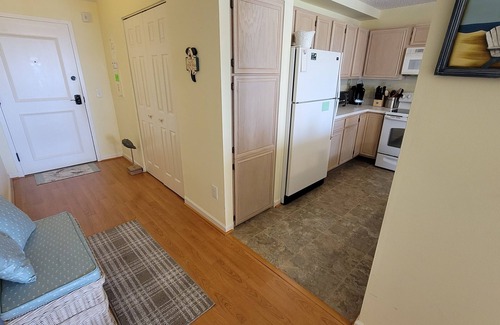 Diamond Beach Condo | Oceanfront Resort Condo at Seapointe Village in Diamond Beach/Wildwood Crest NJ