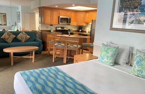 Pompano Beach Resort | Oceanfront Studio! Step from your door to the beach! Your own private entrance!