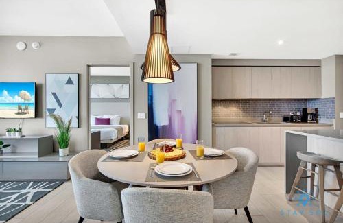 Hollywood South Central Beach Apartment | Oceanfront View - Balcony - Hot Tub - Gym
