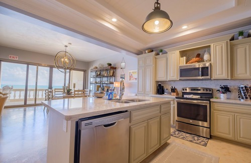 Boca Ciega Condo | Ocean’s Edge 3A – Third-Floor Beachfront Condo with Sweeping Sea Views