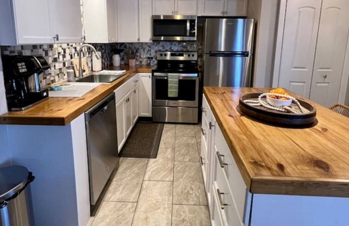 Cocoa Beach Condo | Oceanside Condo w Heated Pool & Private Beach Access