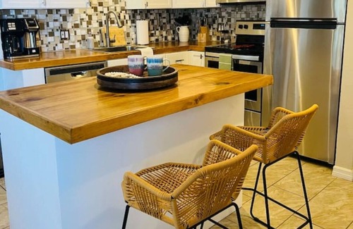 Cocoa Beach Condo | Oceanside Condo w Heated Pool & Private Beach Access