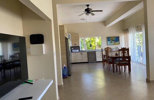 Barrio Las Yaguitas Villa | Oceanview 5 BR w private pool, rooftop terrace & full staff 4 min from the beach