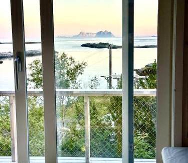 Sørvagen House | Oceanview Mini-House - Stunning Views