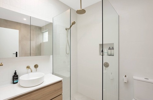 Merimbula Cabin | Oceanview Oasis - 3 bedroom sanctuary