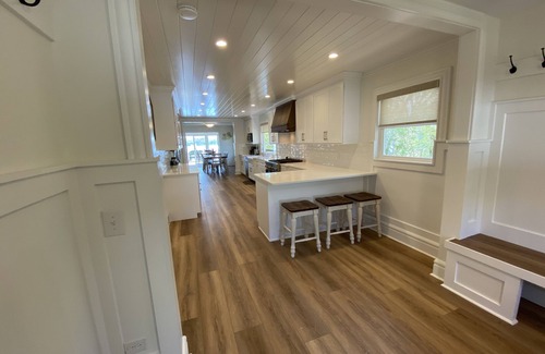 Delavan Lake House | Oct/Nov 3rd Nt FREE Breathtaking Waterfront home on WATER w/Private Pier