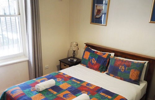 Parkside Cottage | Odeon Cottage - Harriett's Cottage Accommodation