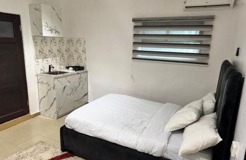 Surulere Apartment | Ogunade Stores Apartment