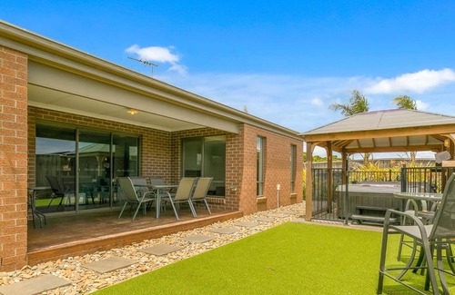 Cowes House | Ohana on the Island