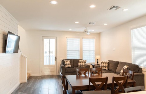 Old Town Apartment | OL3B- Mercer Villa