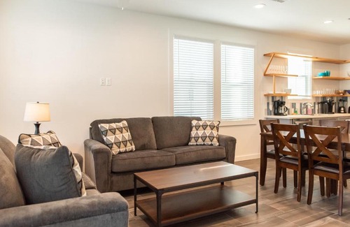 Old Town Apartment | OL3B- Mercer Villa