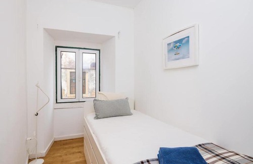 Santa Engracia Apartment | Ola Lisbon - Alfama III