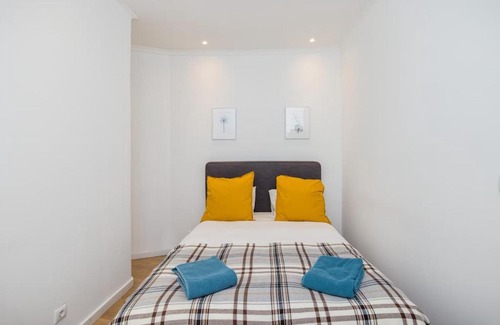 Santa Engracia Apartment | Ola Lisbon - Alfama III