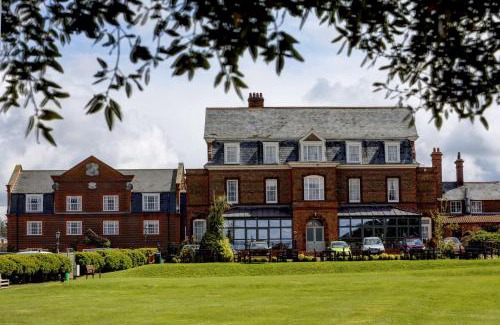 Hunstanton Hotel | Old Hunstanton Le Strange Arms Hotel