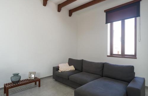Aguimes House | Old Palace In The Historic Center
