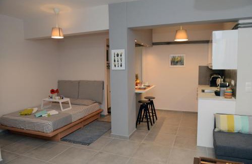 Filopappou Apartment | Olive Tree Deluxe Apt under Acropolis