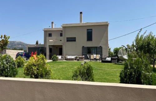 Eretria House | Olympos Mountain & Sea