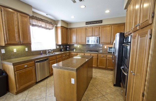 Temecula House | OMG WOW! LARGE 5BR/3BTH BBQ, POKER, TEMECULA WINERIES, CASINO, LAKE FUN & GAMES