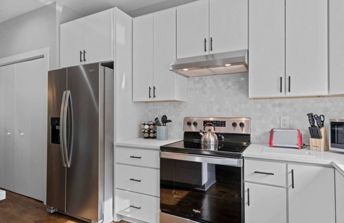 Durham Apartment | On Cloud Durham + 2BR w/Rooftop Deck