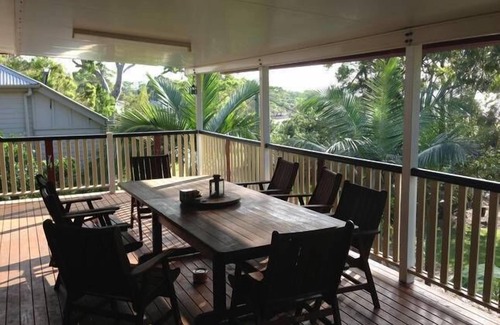 Brisbane Waterfront House | On Golden Sands - Macleay Island