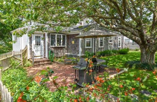 Chatham House | On the Chatham Loop - 1 Min to the Beach